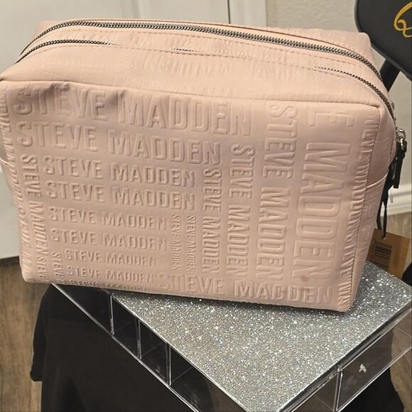 Steve Madden Embossed Logo Double Zip Nylon XL Cosmetic Bag- Blush - Picture 6 of 12